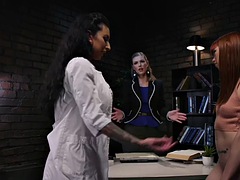 Anaal, Lieveling, Bondage discipline sadomasochisme, Seksspeelgoed, Lesbisch, Roodharige vrouw, Tatoeage, Speelgoed