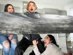 デカ尻, デカパイ, フェラチオ, 茶髪の, バック, 指いじり, 手コキする, キッチン