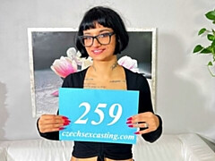 Grosser arsch, Grosser schwanz, Blasen, Braunhaarige, Kurzes haar, Dürr, Jungendliche (18+), Titten