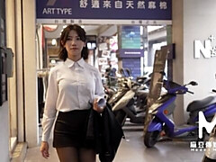 18 jaar, Kont, Grote lul, Pijpbeurt, Bruinharig, Hondjeshouding, Kort haar, Mager