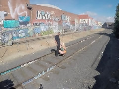 18, ブロンド, フェラチオ, エクストリーム, 顔射, アウトドア, 現実, 三人