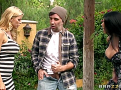 フェラチオ, 捕まる, バック, 手コキする, 淫乱熟女, タトゥー, 三人, オッパイの