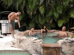 Lamer culo, Morena, Engañando, Lamidas, Masturbación, Piscina, Coño, Nalgadas