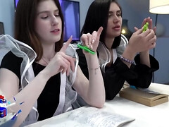 18 летние, Минет, Брюнетки, Семяизвержение, От первого лица, Втроем, Сиськи, Влажная