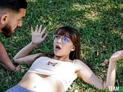Amateur, Grosse bite, Gros seins, Sucer une bite, En levrette, Souple, Seins naturels, Maigrichonne