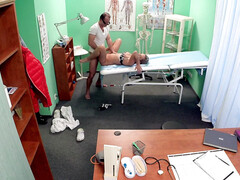 Amateur, Rubia, Médico, Penetracion con dedos, Gimnasio, Enfermera, Oficina, Uniforme