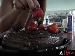 Anal, Gros cul, Gros seins, Doigter, Lesbienne, Léchez, Chatte, Plan cul à trois