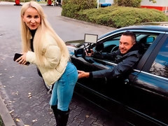 Leie, Arsch, Blasen, Masturbation, Milf, Im freien, Pov, Entkleiden