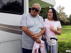 Mamada, Corridas faciales, Latina, Lamidas, Tetas naturales, Coño, Falda, Nalgadas