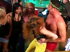 Lieveling, Pijpbeurt, Gek, Tsjechisch, Handbeurt, Natuurlijke tieten, Orgie, Kut duiken