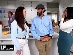 Sucer une bite, Tir de sperme, Hd, Embrassement, Orgie, Pov, Fessée, Nénés
