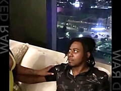 Amateur, Gros cul, Noire, Plantureuse, En levrette, Petite femme, Pov, Épouse