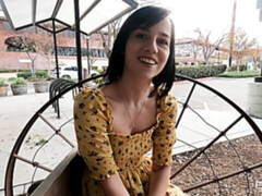 Sucer une bite, Brunette brune, Tir de sperme, En levrette, Branlette thaïlandaise, Hard, Pov, Dénudage