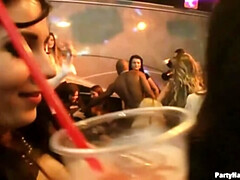 Большой член, Большие сиськи, Брюнетки, Каблуки, Межрасовый секс, Белье, Милф, Тату