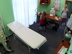 Cunnilingus, Amateur, Médico, Penetracion con dedos, Lesbiana, Enfermera, Oficina, Voyeur