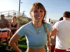 舞台裏, フェラチオ, ドレス, 顔射, キス, ピアス, 現実, 濡れ