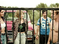 Anal, Grosse bite, Gros seins, Sucer une bite, En levrette, De plein air, Public, Chatte