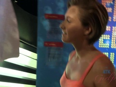 Amateur, Salle de bains, Blonde, Piercing, Pov, Chatte, Cheveux courts, Nénés