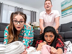 Enthousiasteling, Grote lul, Grote mammen, Hondjeshouding, 1 man 2 vrouwen, Mager, Tiener, Trio