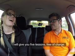 Leie, Blasen, Auto, Fingern, Handjob, Im freien, Pov, Muschi