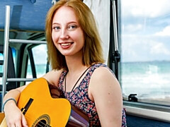 18, デカ尻, デカパイ, 指いじり, オナニー, ガリガリ, 一人, ティーン