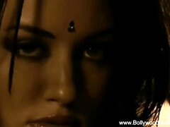 Красотки, Брюнетки, Эротика, Милф, Мамочка, Софткор, Стриптизерша, Сиськи