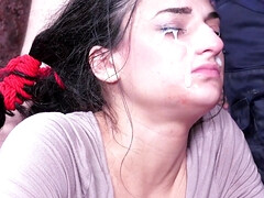 Bondage, Brunette brune, Tir de sperme, Gorge profonde, Nourriture, Bâillonner, Hd, Esclave