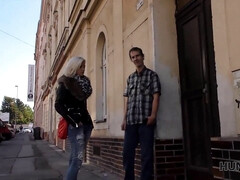 素人, カップル, 浮気する, チェコ, Hd, お金, 公共, ティーン