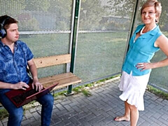 Gros cul, Grosse bite, Gros seins, Sucer une bite, Voiture, En levrette, Mature, Mère que j'aimerais baiser