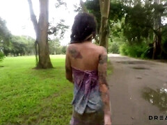 In den arsch, Arsch, Grosser arsch, Braunhaarige, Öffentlich, Solo, Jungendliche (18+), Titten