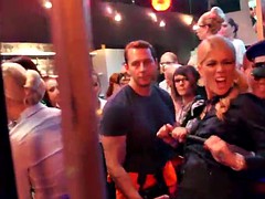 Groupe, Hard, Public