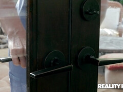 Grosse titten, Hundestellung, Gesichtssitzen, Handjob, Latina, Massage, Milf, Dürr