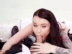 Anal, Sucer une bite, Tir de sperme, Le plan cul à quatre, Partouze, Lingerie, Jarretelles, Tatouage