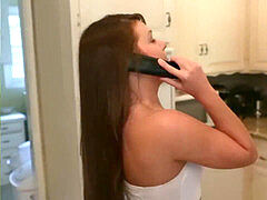 Brunette brune, Embrassement, Lesbienne, Adolescente