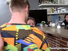 Grote mammen, Pijpbeurt, Handbeurt, Hd, Likken, Rijpe lesbienne, Orgie, Kut duiken