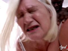 Gros seins, Rondelette, Mamie, Léchez, Masturbation, Mature, Mère que j'aimerais baiser, Rasée