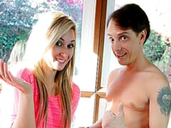 Grosse bite, Blonde, Sucer une bite, En levrette, Seins naturels, Rasée, Adolescente, Nénés