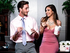 Grosse bite, Gros seins, Sucer une bite, Brunette brune, En levrette, Fille latino, Léchez, Chatte