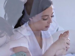 Красотки, Брюнетки, Поцелуи, Лизание, Массаж, Мастурбация, Масло, Молоденькие