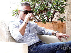 Bikini, Sucer une bite, Tir de sperme, Poilue, Hongroise, Lécher le sphincter, Maigrichonne, Plan cul à trois