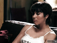 18, デカ尻, フェラチオ, 中出し, フェティッシュ, 手コキする, ハードコア, ラフ