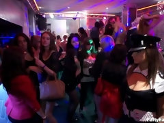フェラチオ, 衣服着たままセックス, ダンス, グループ, 異人種間, オージー, ストッキング, スインガー