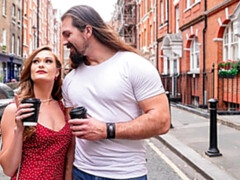 Blond, Pijpbeurt, Hondjeshouding, Handbeurt, Zoenen, Moeder die ik wil neuken, Natuurlijke tieten, Tatoeage