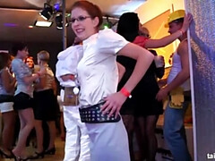 ブロンド, 茶髪の, イマラチオ, グループ, Hd, 異人種間, 淫乱熟女, タトゥー