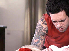 Blasen, Spermaladung, Massage, Tätowierung, Jungendliche (18+)