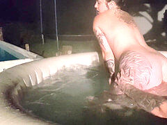 Nuit, elle jouit, big cock