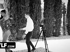 Badpak, Oudere vrouw, Sperma shot, Hondjeshouding, Hd, Moeder die ik wil neuken, Tatoeage, Tieten likken