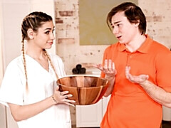 Grosse bite, Sucer une bite, Brunette brune, En levrette, Massage, Seins naturels, Adolescente, Nénés