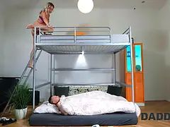 Betrug, Freundin, Hd, Wichsen, Natürlichen titten, Schreiend, Tätowierung, Titten