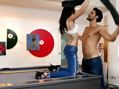 Morena, Estilo perrito, Lamidas, Tetas naturales, Perforación, Coño, Nalgadas, Medias largas